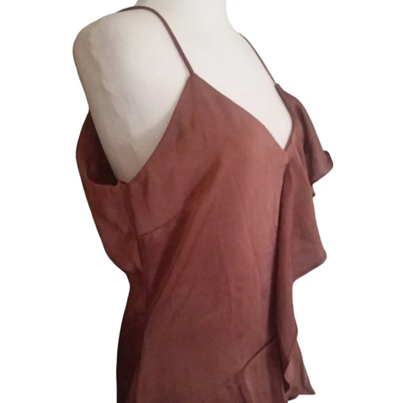 Dress Forum Dusty Rose Asymmetrical Ruffle Romper Feminine Size Medium - Picture 7 of 9